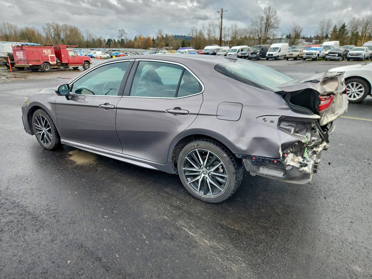 2022 TOYOTA CAMRY SE photo 2