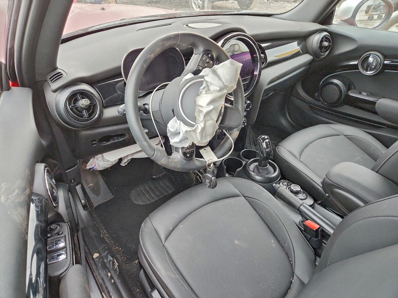 2024 MINI COOPER photo 8