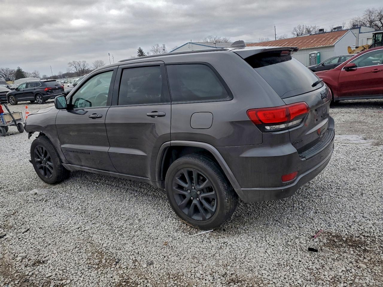 2018 JEEP GRAND CHEROKEE LAREDO photo 2