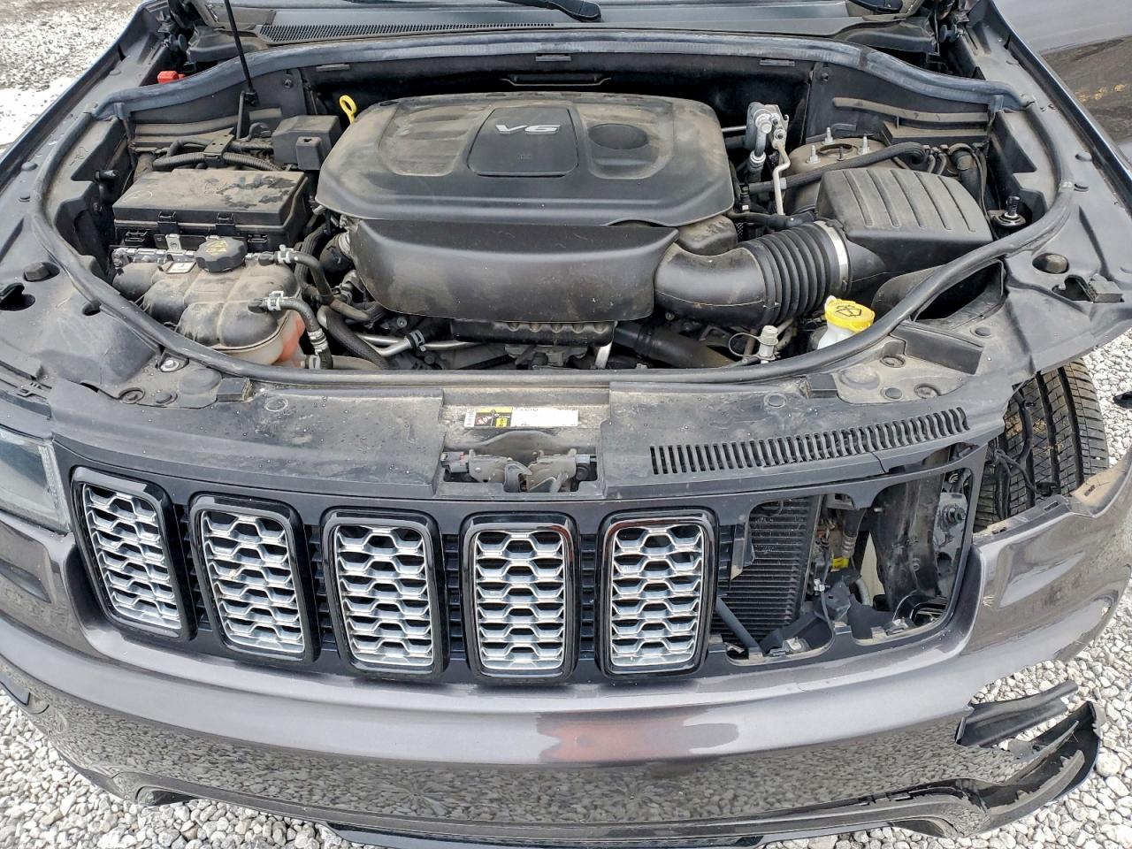 2018 JEEP GRAND CHEROKEE LAREDO photo 12