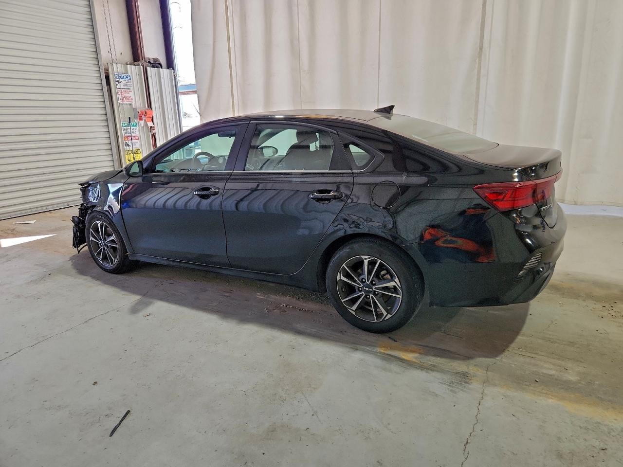 2024 KIA FORTE LX photo 2