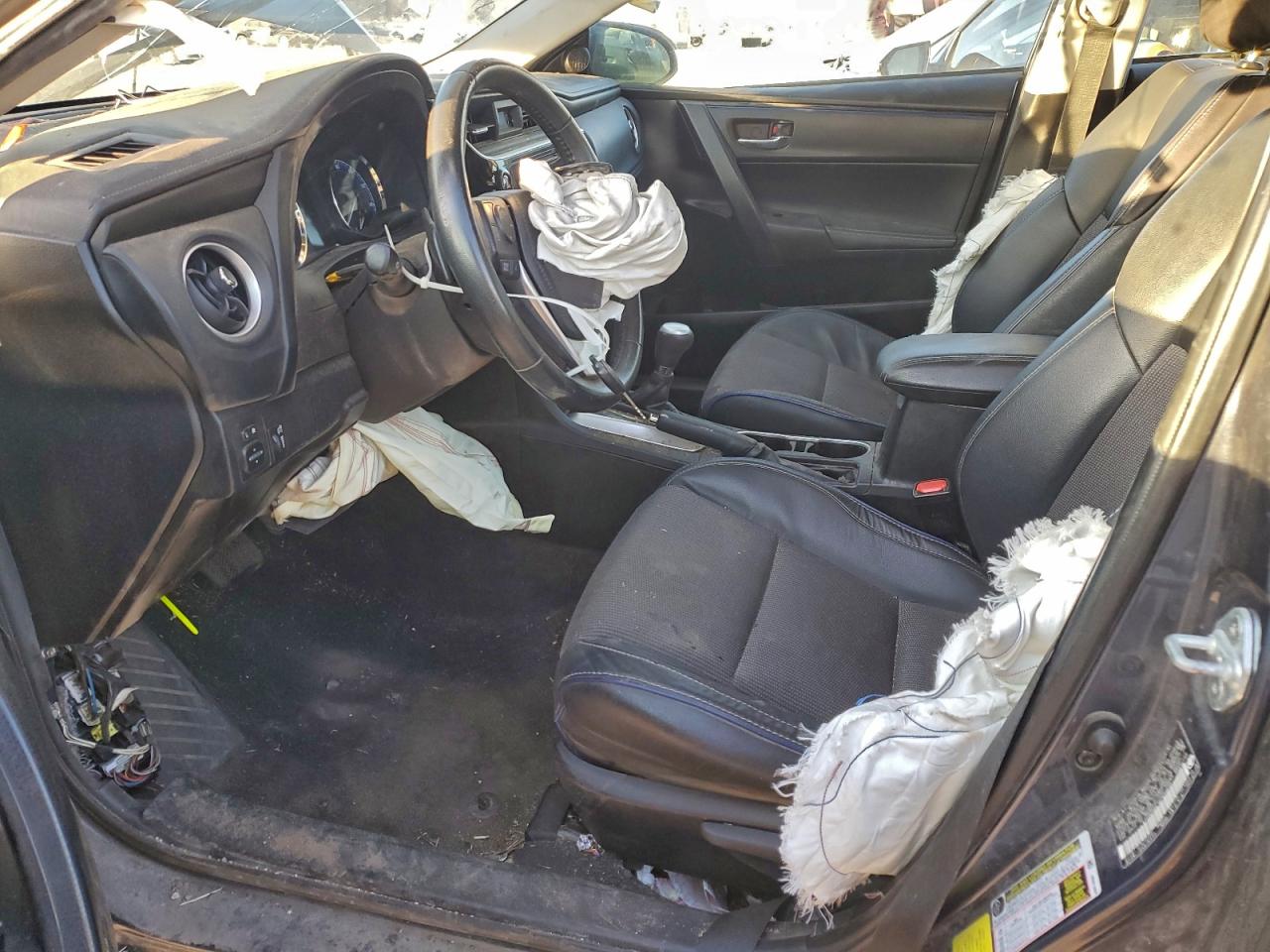 2017 TOYOTA COROLLA L photo 7
