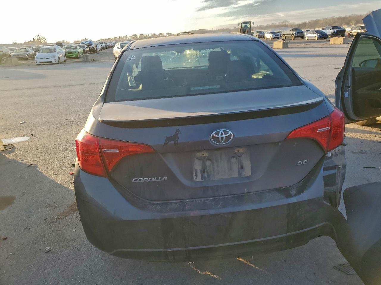2017 TOYOTA COROLLA L photo 6