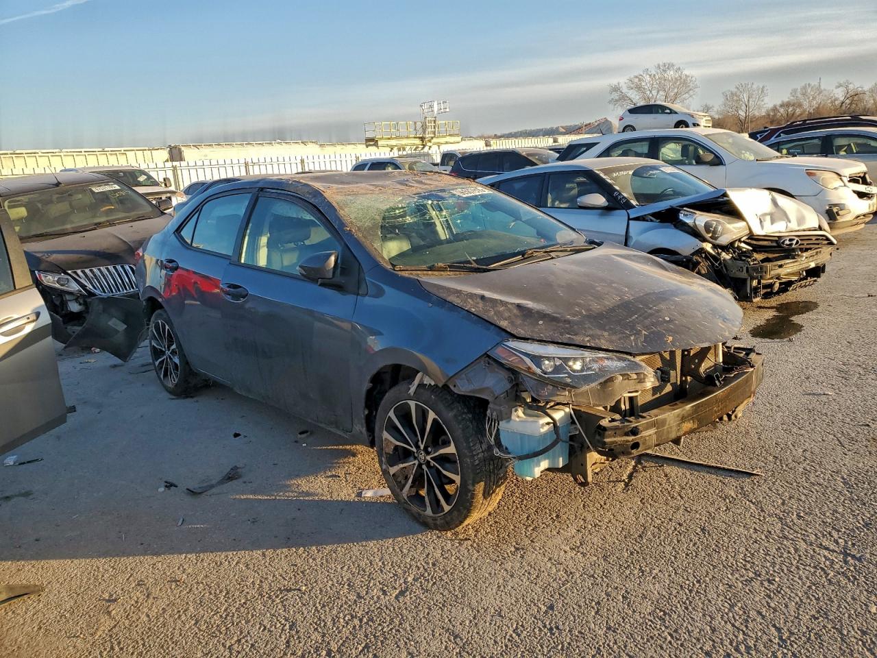2017 TOYOTA COROLLA L photo 4