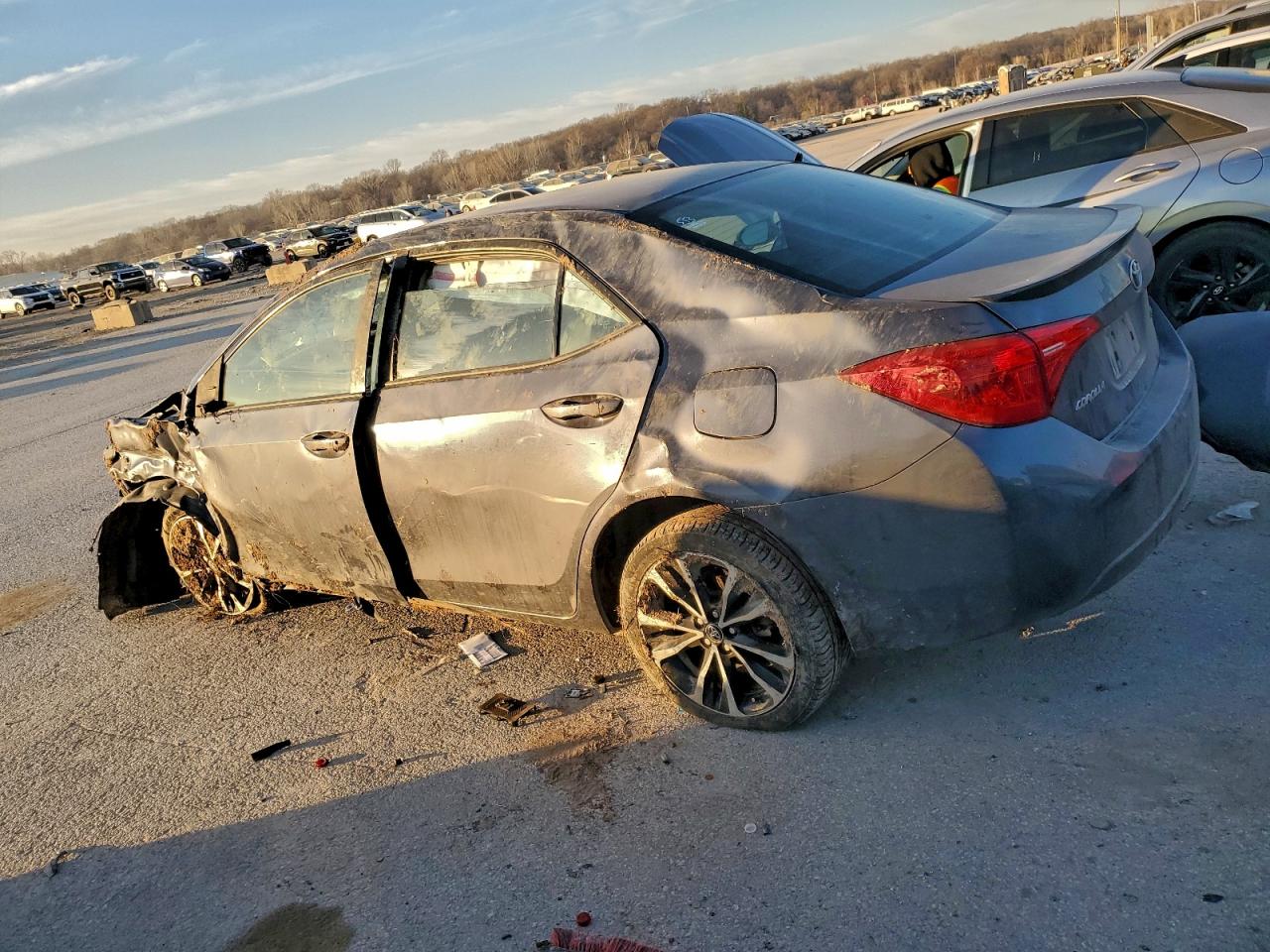 2017 TOYOTA COROLLA L photo 2