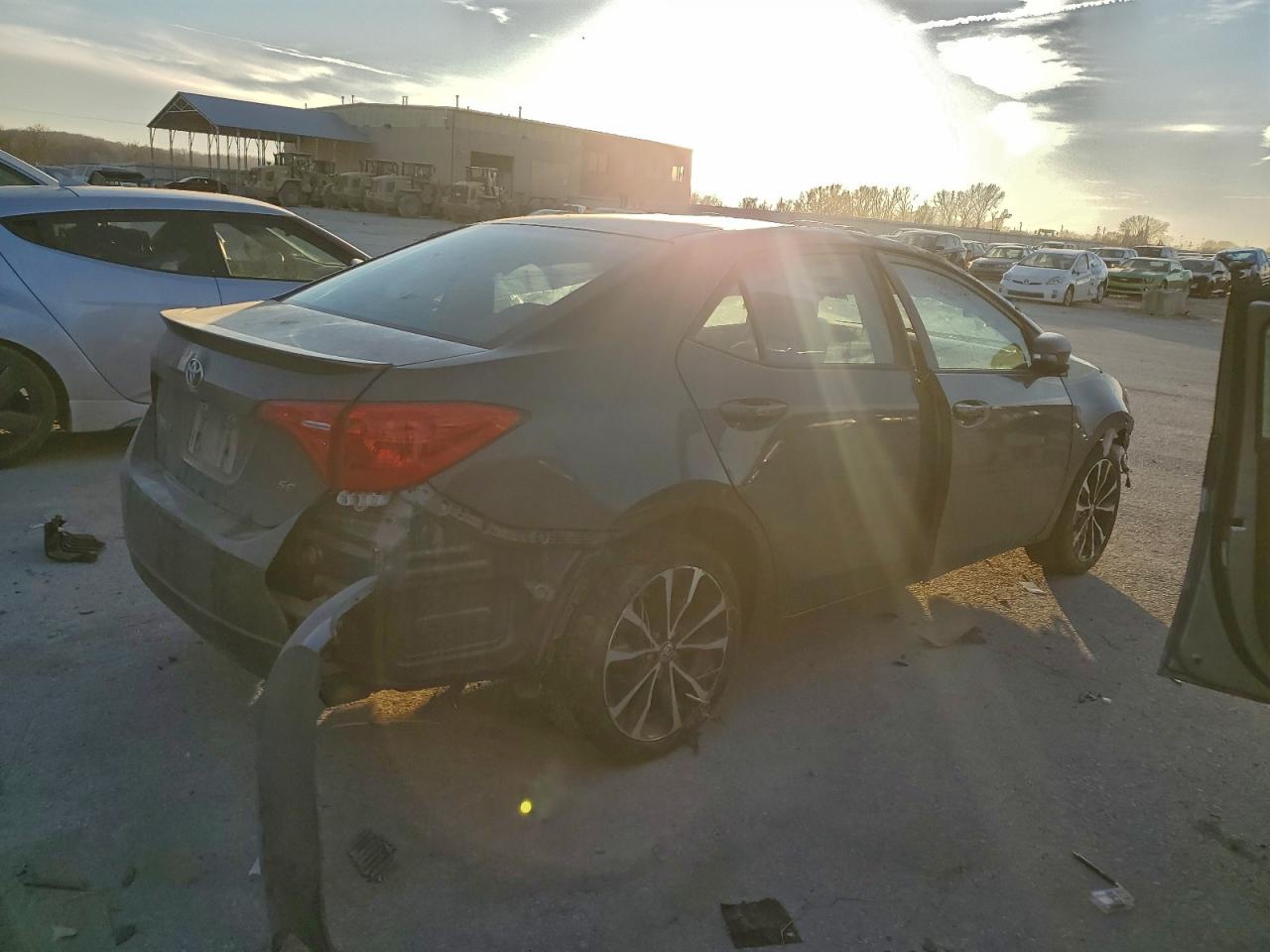 2017 TOYOTA COROLLA L photo 3