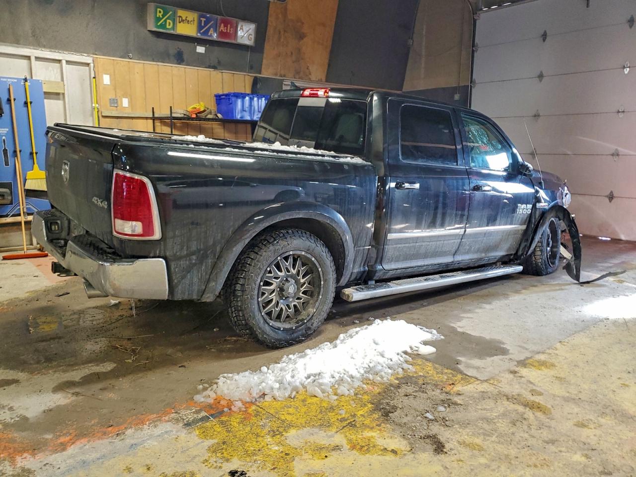 2017 RAM 1500 LARAMIE photo 3