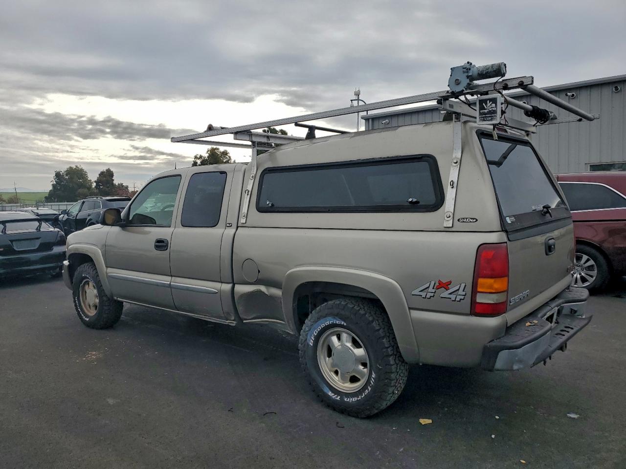 2003 GMC NEW SIERRA K1500 photo 2
