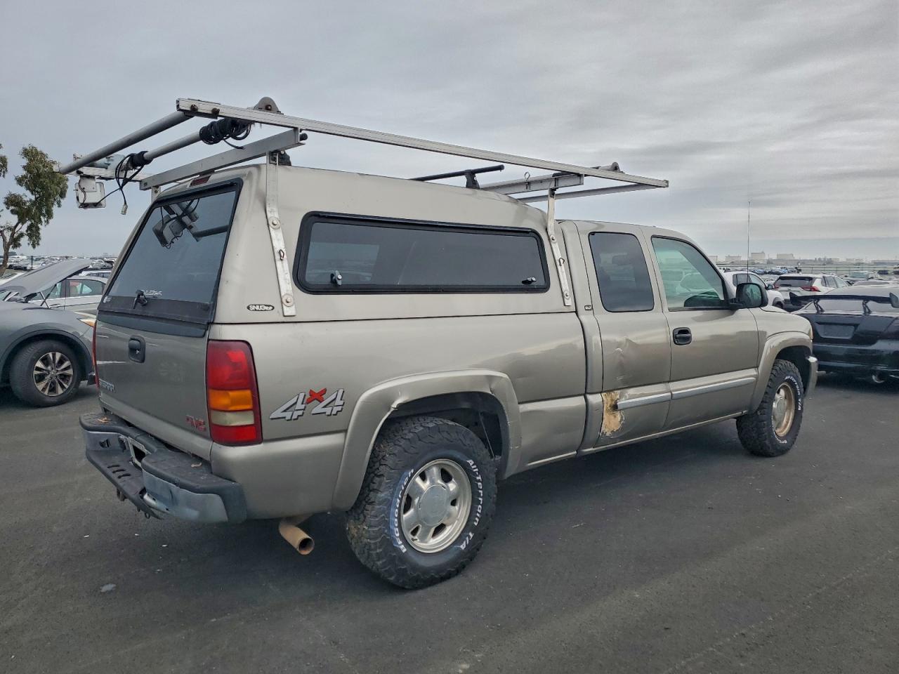 2003 GMC NEW SIERRA K1500 photo 3
