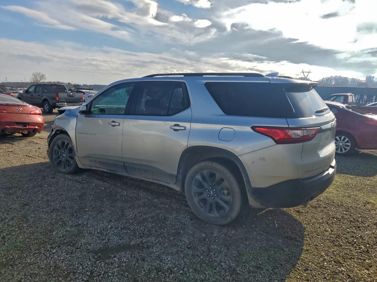 2020 CHEVROLET TRAVERSE RS photo 2