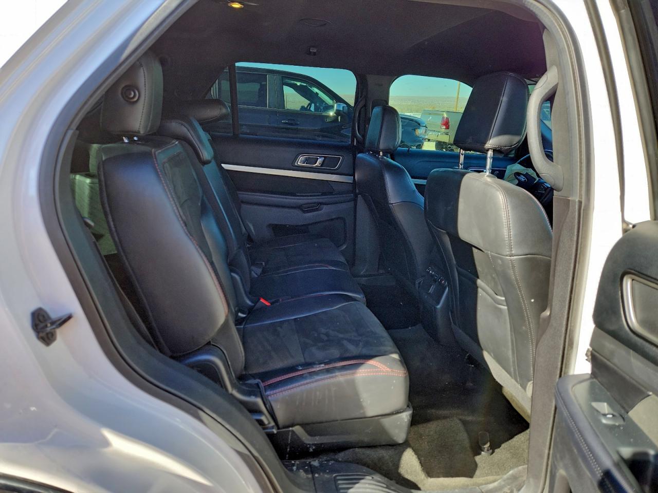 2018 FORD EXPLORER XLT photo 10
