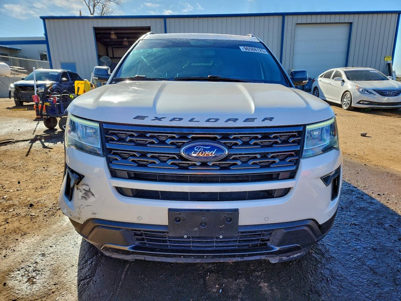 2018 FORD EXPLORER XLT photo 5