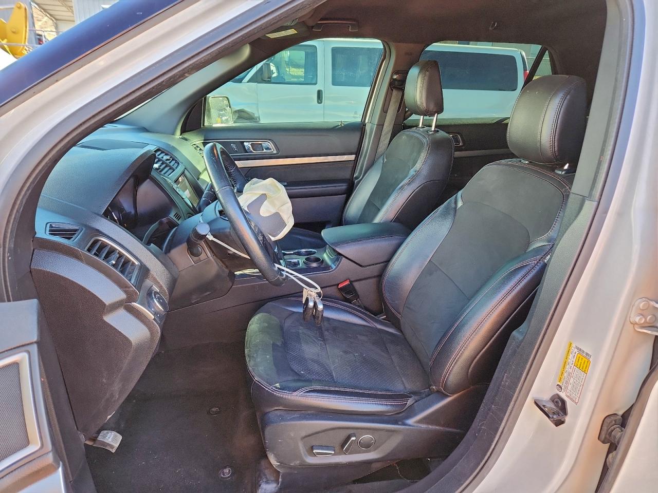 2018 FORD EXPLORER XLT photo 7