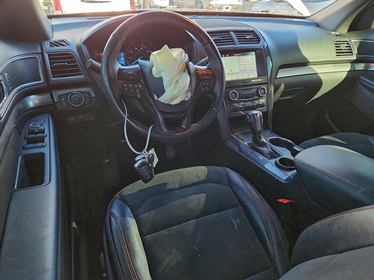 2018 FORD EXPLORER XLT photo 8