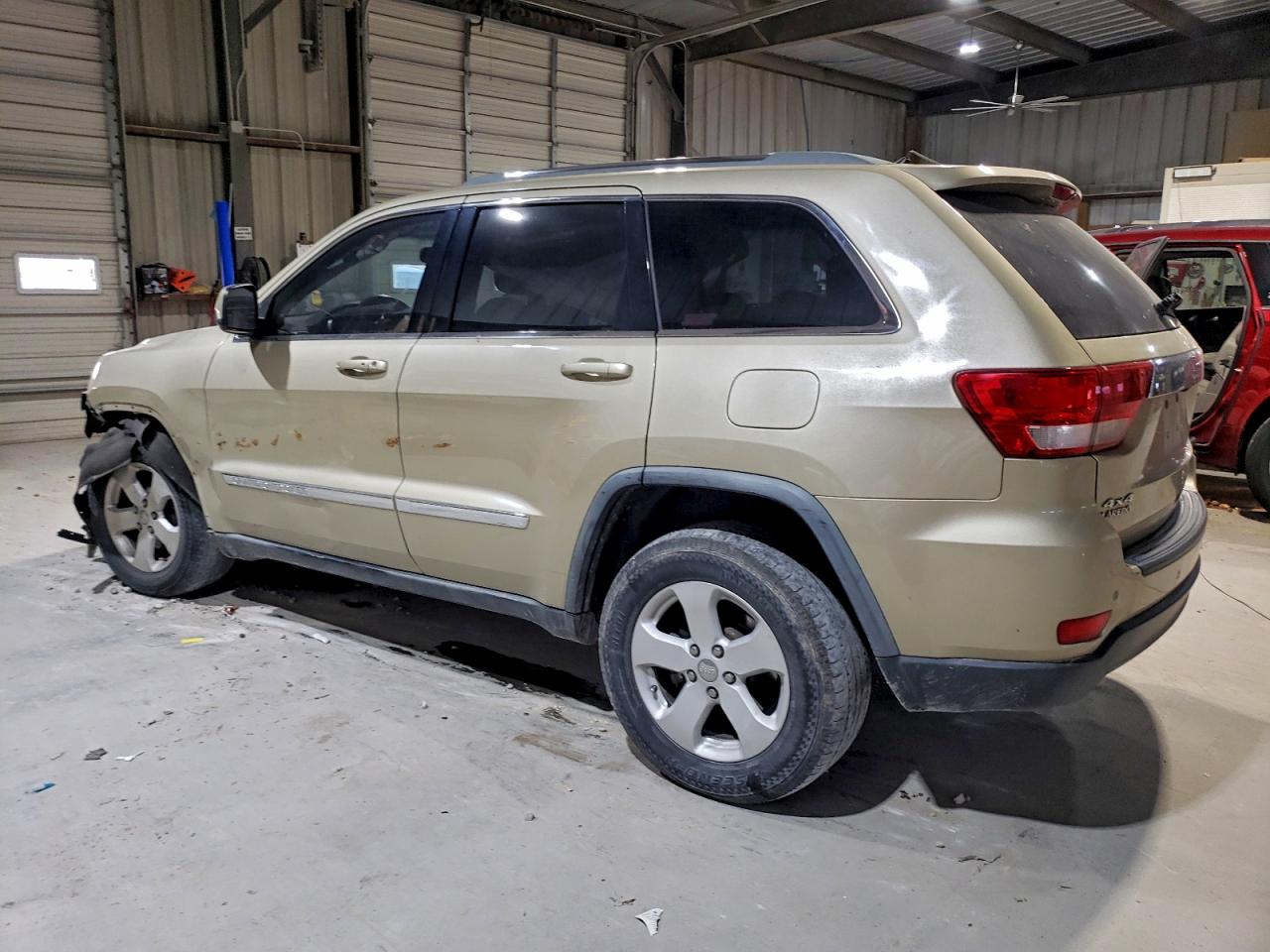 2011 JEEP GRAND CHEROKEE LAREDO photo 2