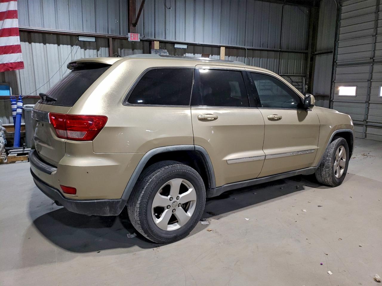 2011 JEEP GRAND CHEROKEE LAREDO photo 3