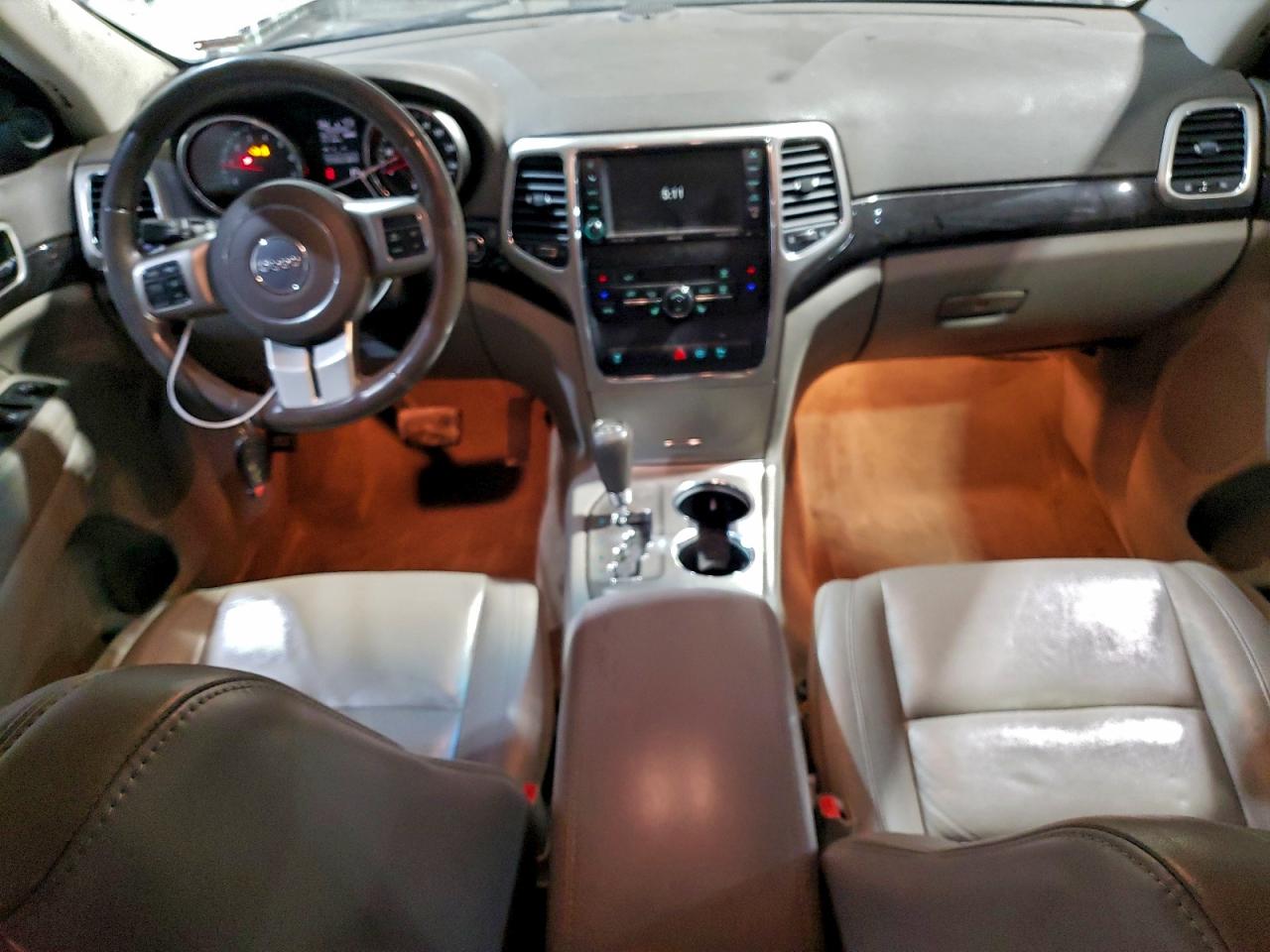 2011 JEEP GRAND CHEROKEE LAREDO photo 8