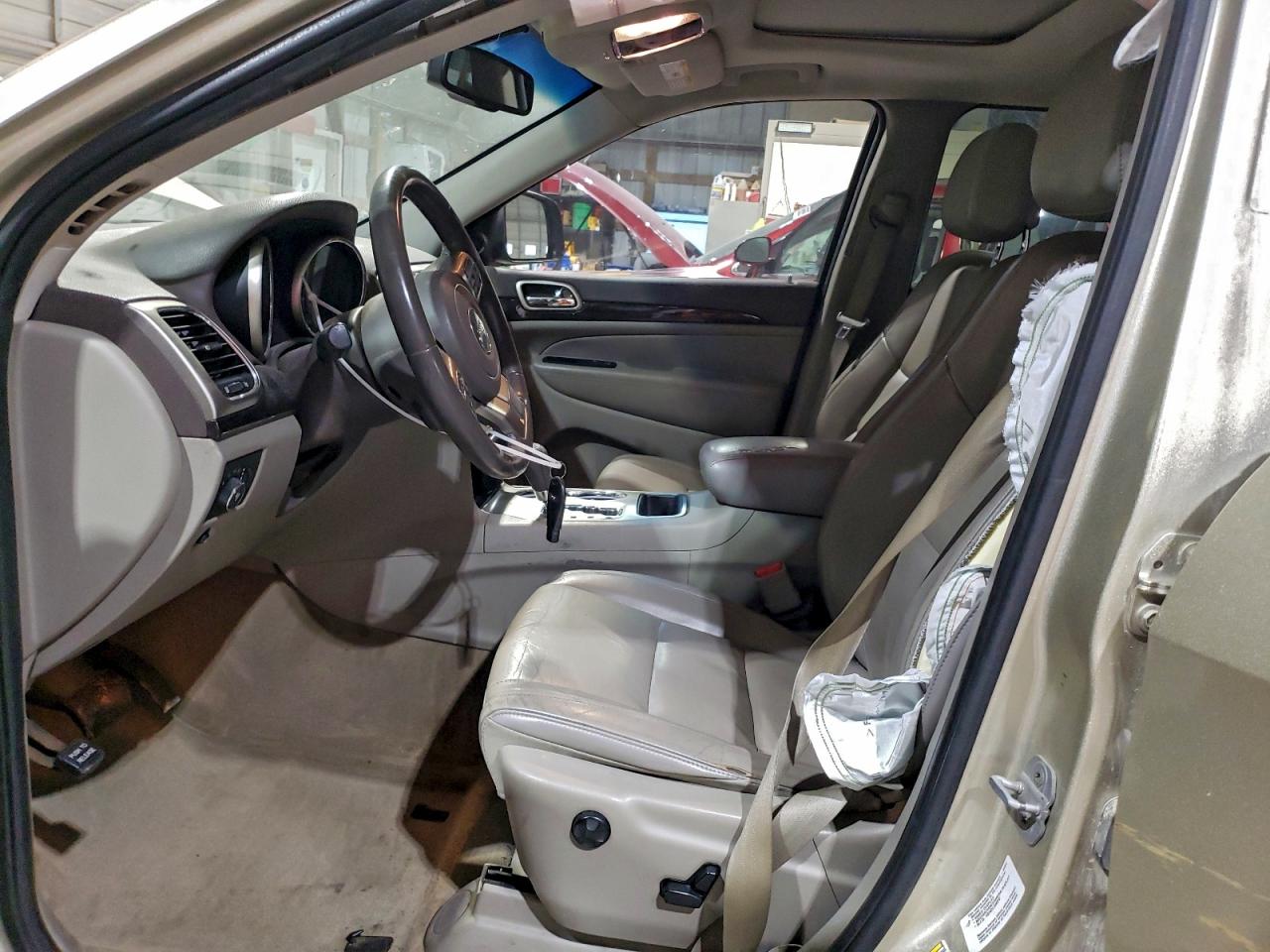 2011 JEEP GRAND CHEROKEE LAREDO photo 7