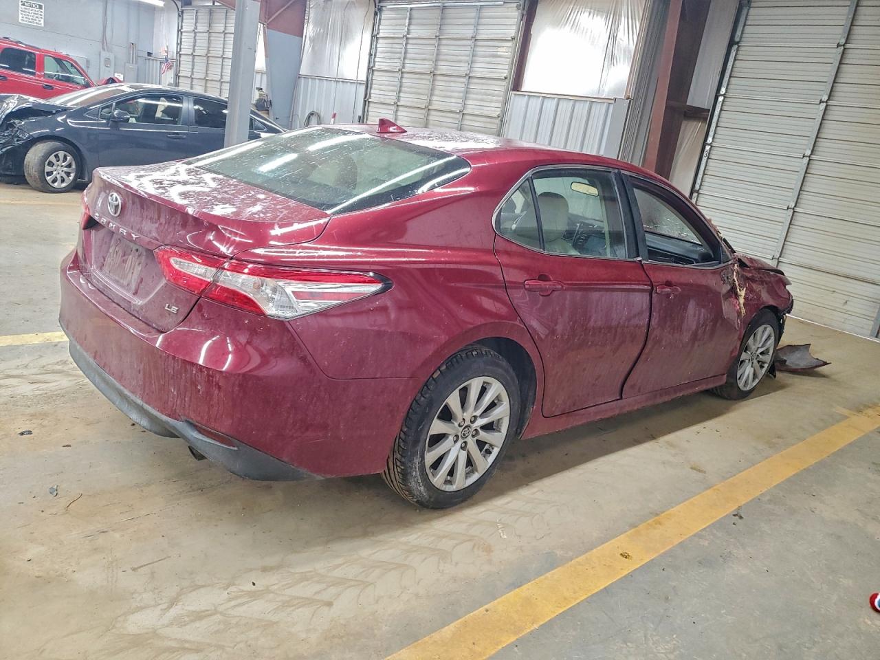 2019 TOYOTA CAMRY L photo 3