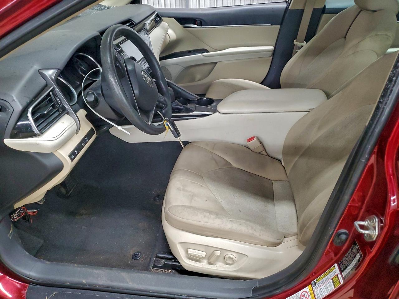 2019 TOYOTA CAMRY L photo 7