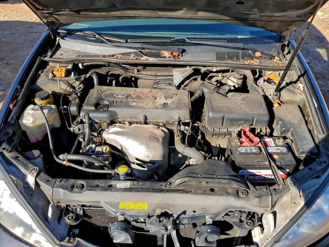 2004 TOYOTA CAMRY LE photo 11
