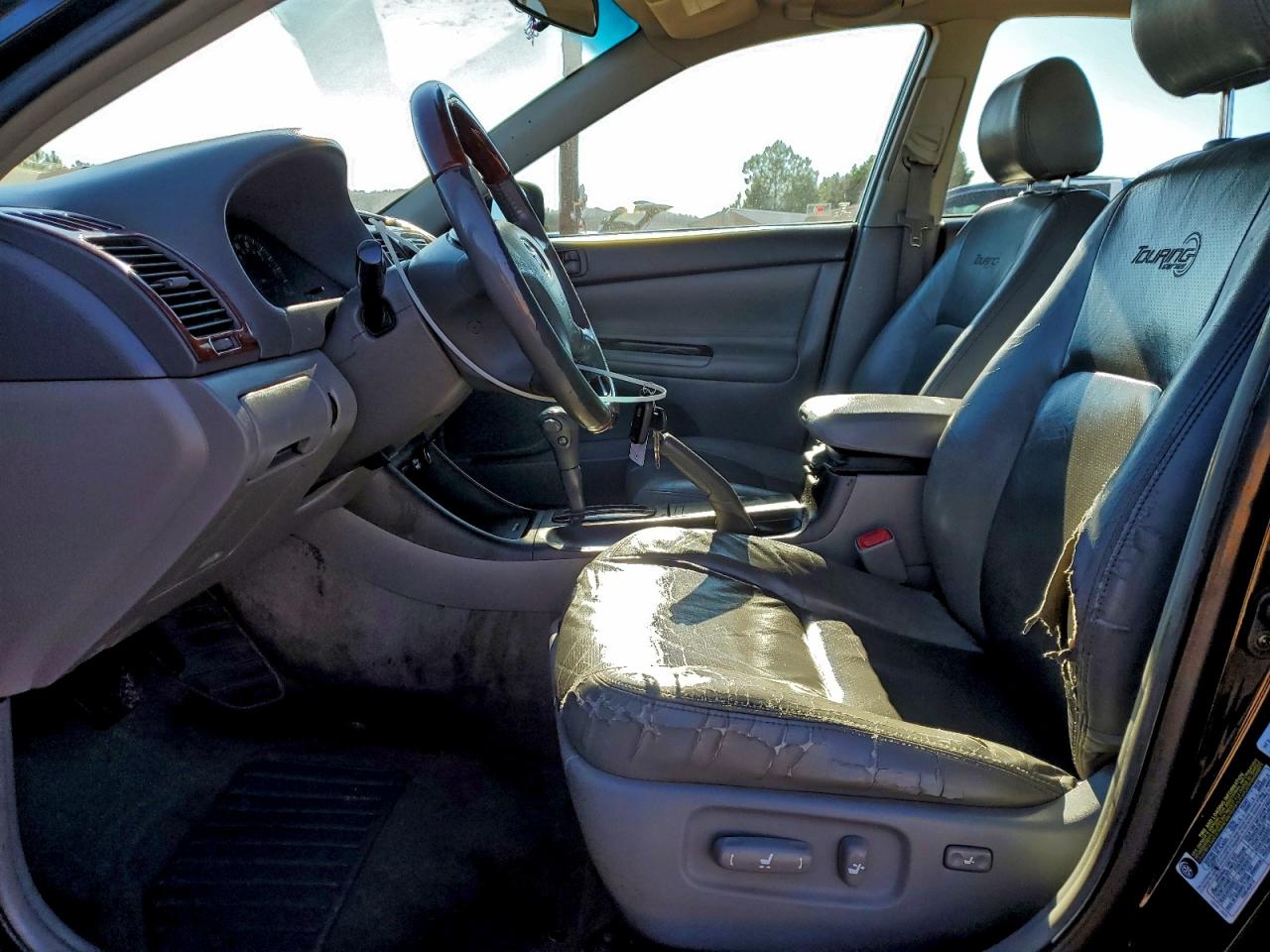 2004 TOYOTA CAMRY LE photo 7