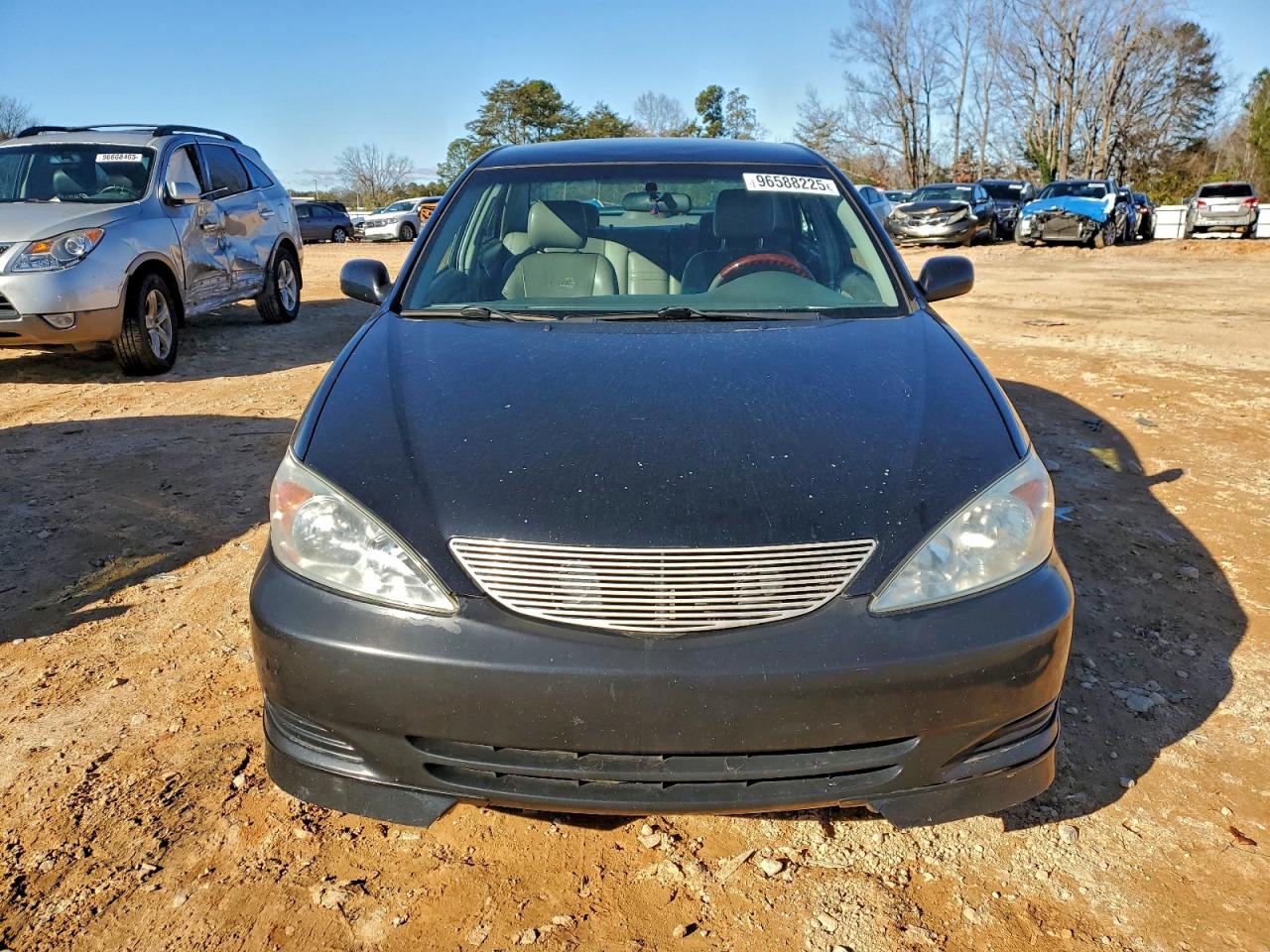 2004 TOYOTA CAMRY LE photo 5