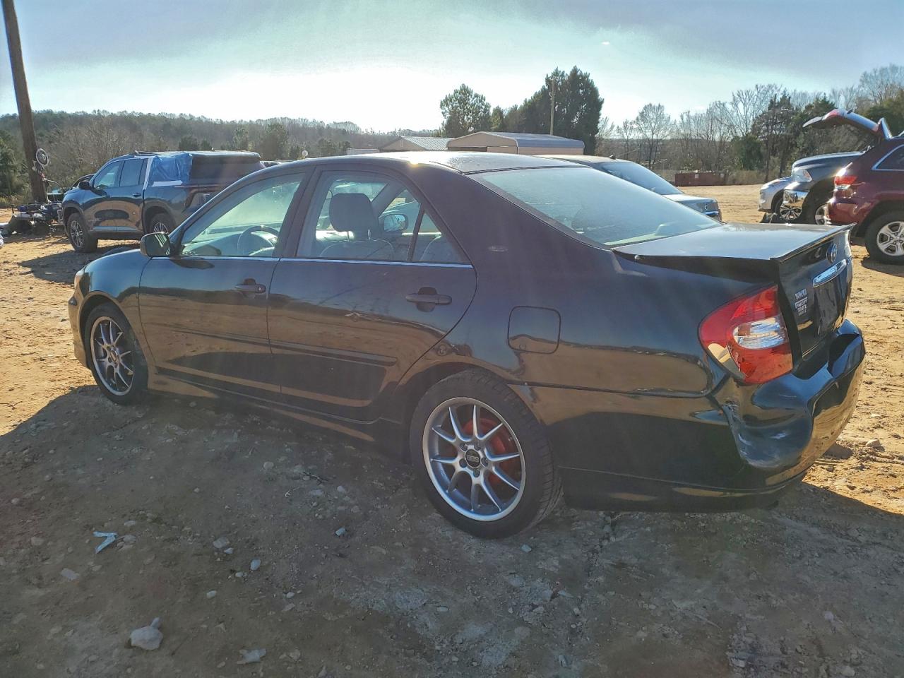 2004 TOYOTA CAMRY LE photo 2