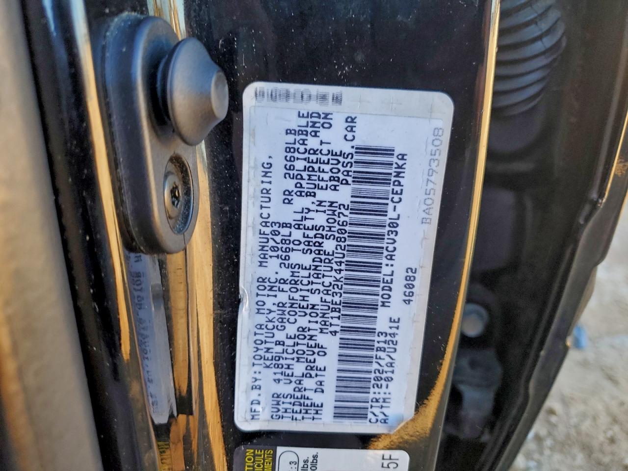 2004 TOYOTA CAMRY LE photo 12