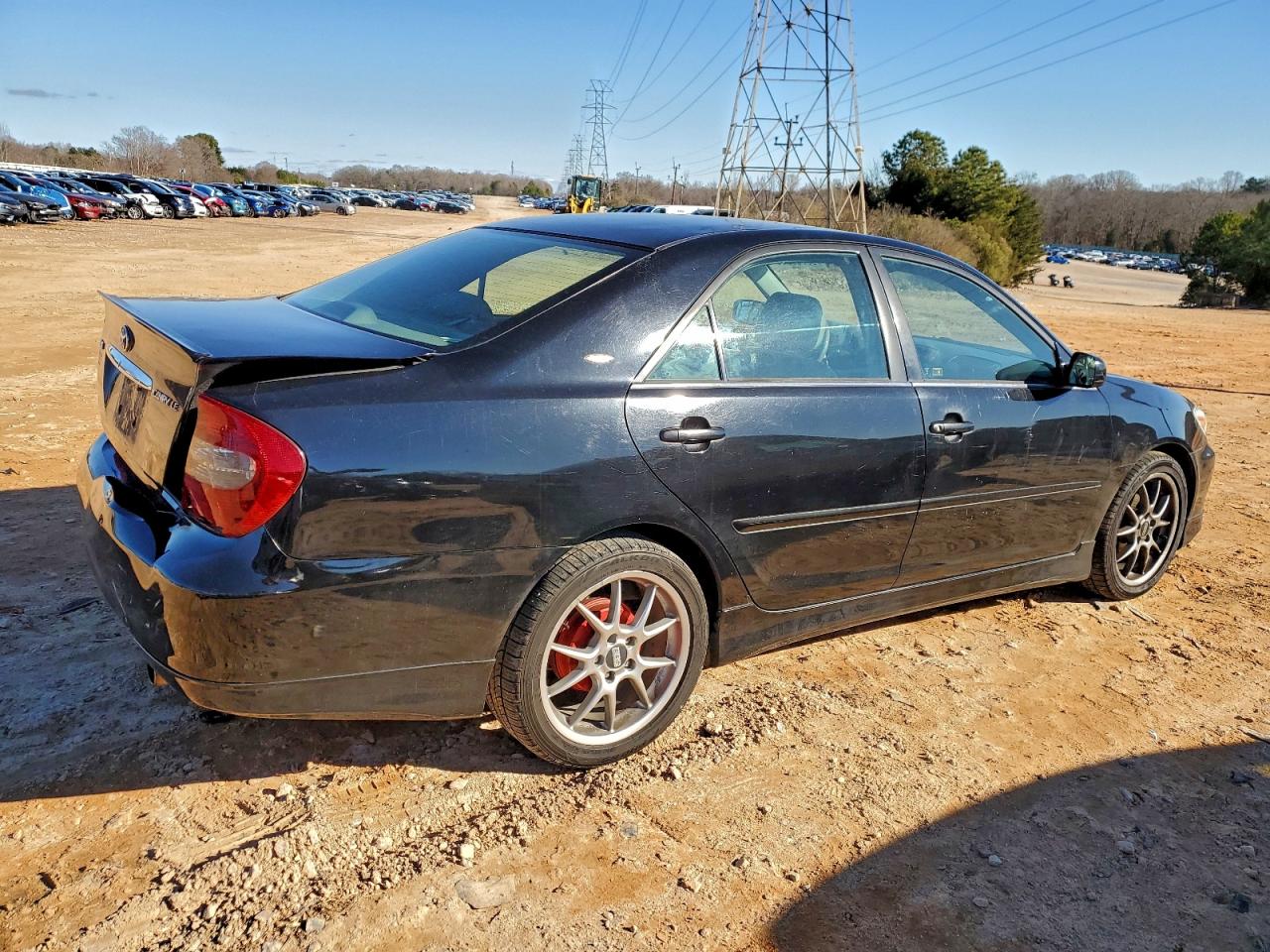 2004 TOYOTA CAMRY LE photo 3