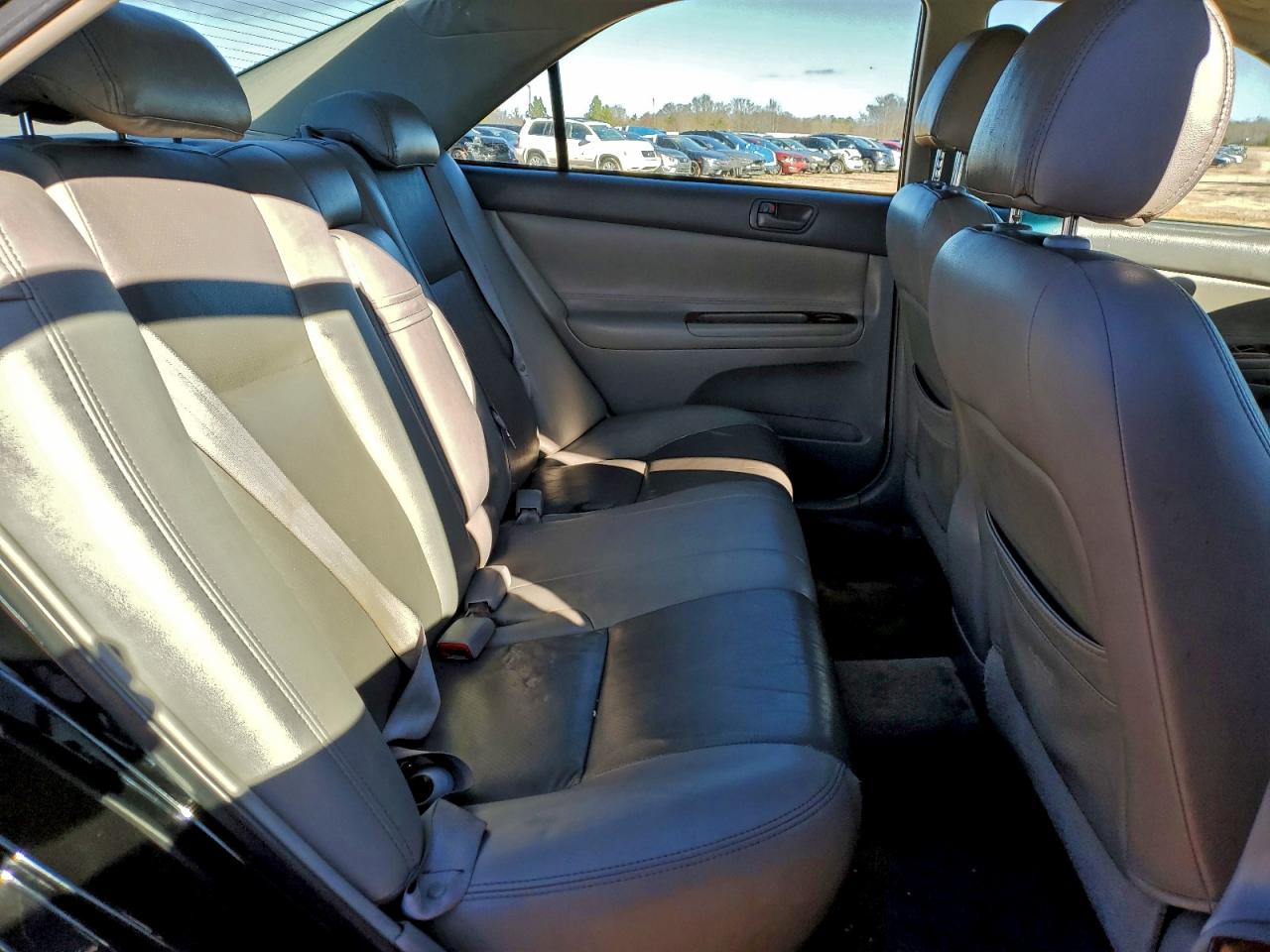 2004 TOYOTA CAMRY LE photo 10