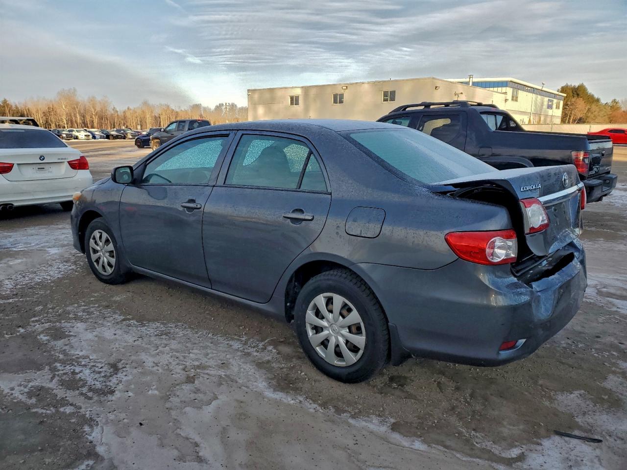 2011 TOYOTA COROLLA BASE photo 2