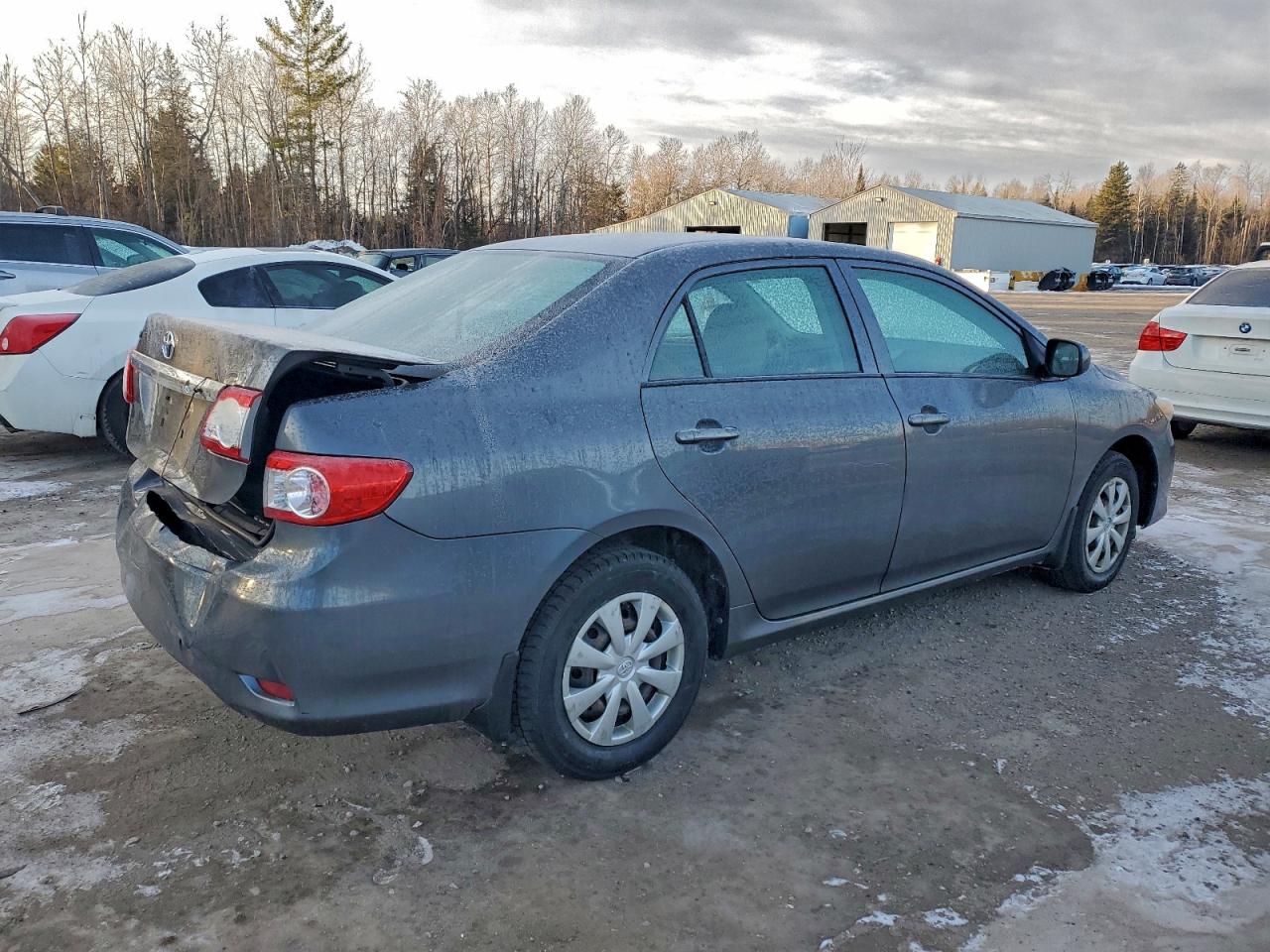 2011 TOYOTA COROLLA BASE photo 3