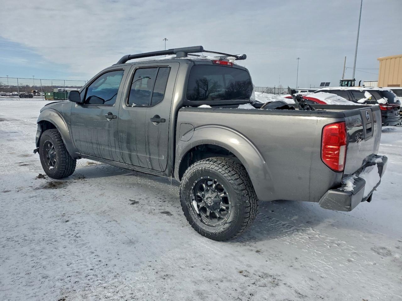 2005 NISSAN FRONTIER CREW CAB LE photo 2
