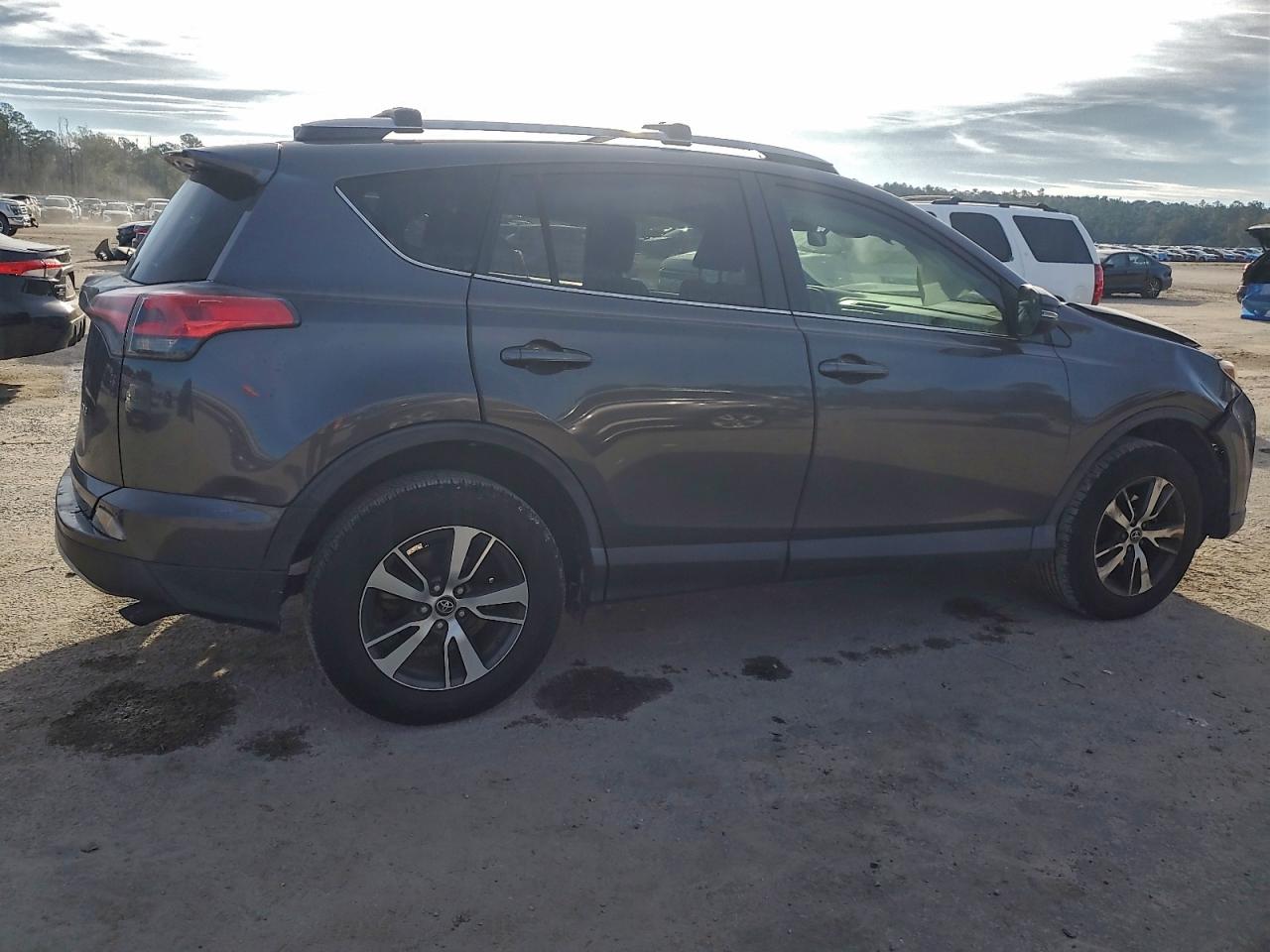 2018 TOYOTA RAV4 ADVENTURE photo 3
