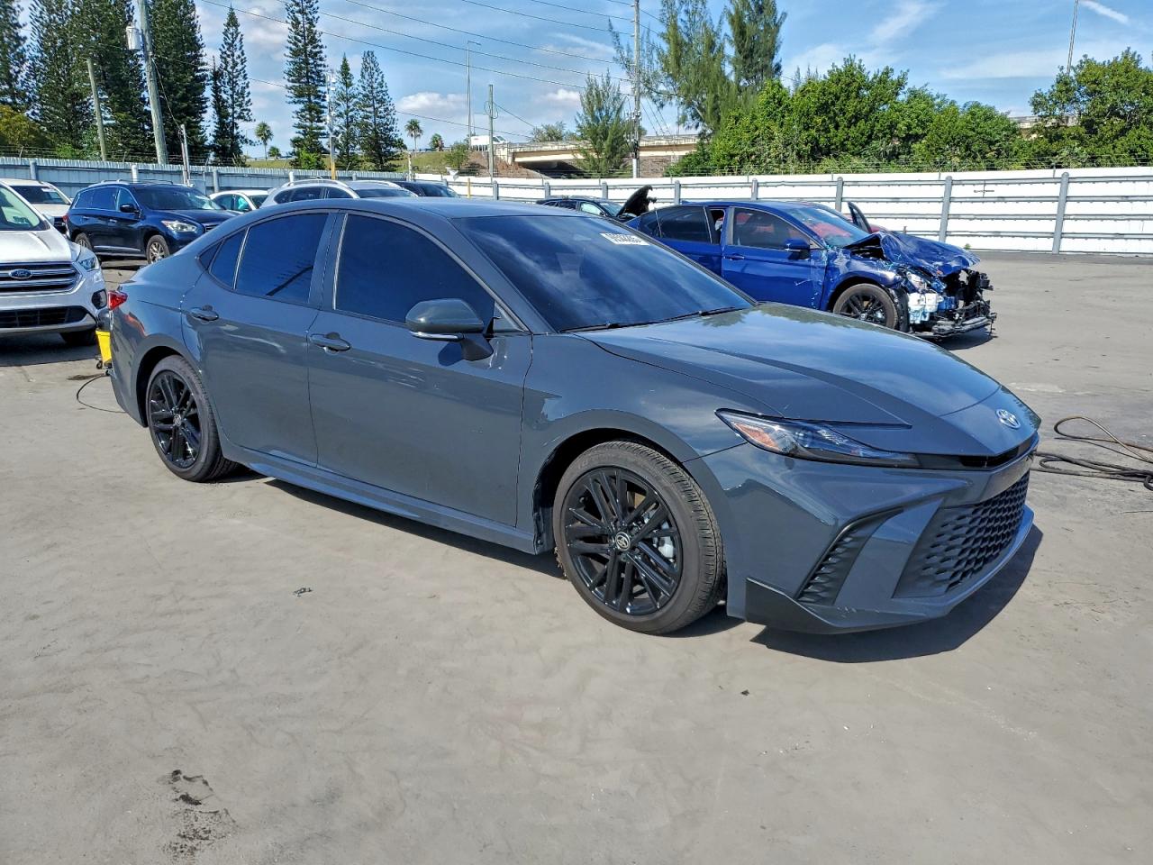 2025 TOYOTA CAMRY XSE photo 4