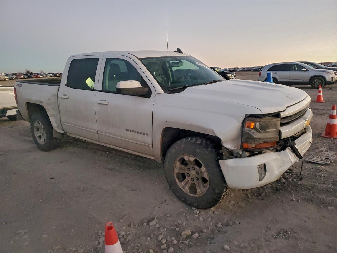 2018 CHEVROLET SILVERADO K1500 LT photo 4