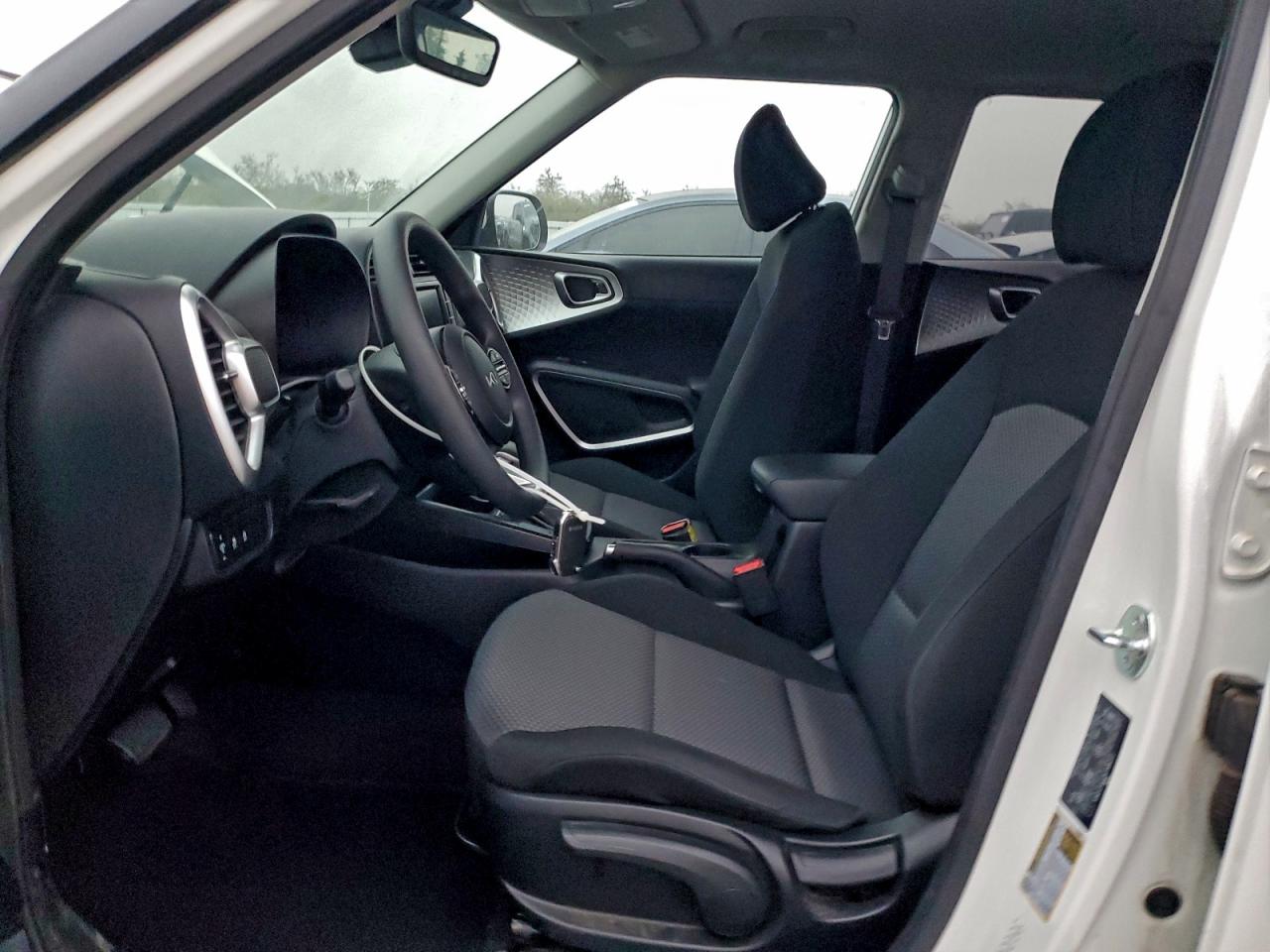 2024 KIA SOUL LX photo 13