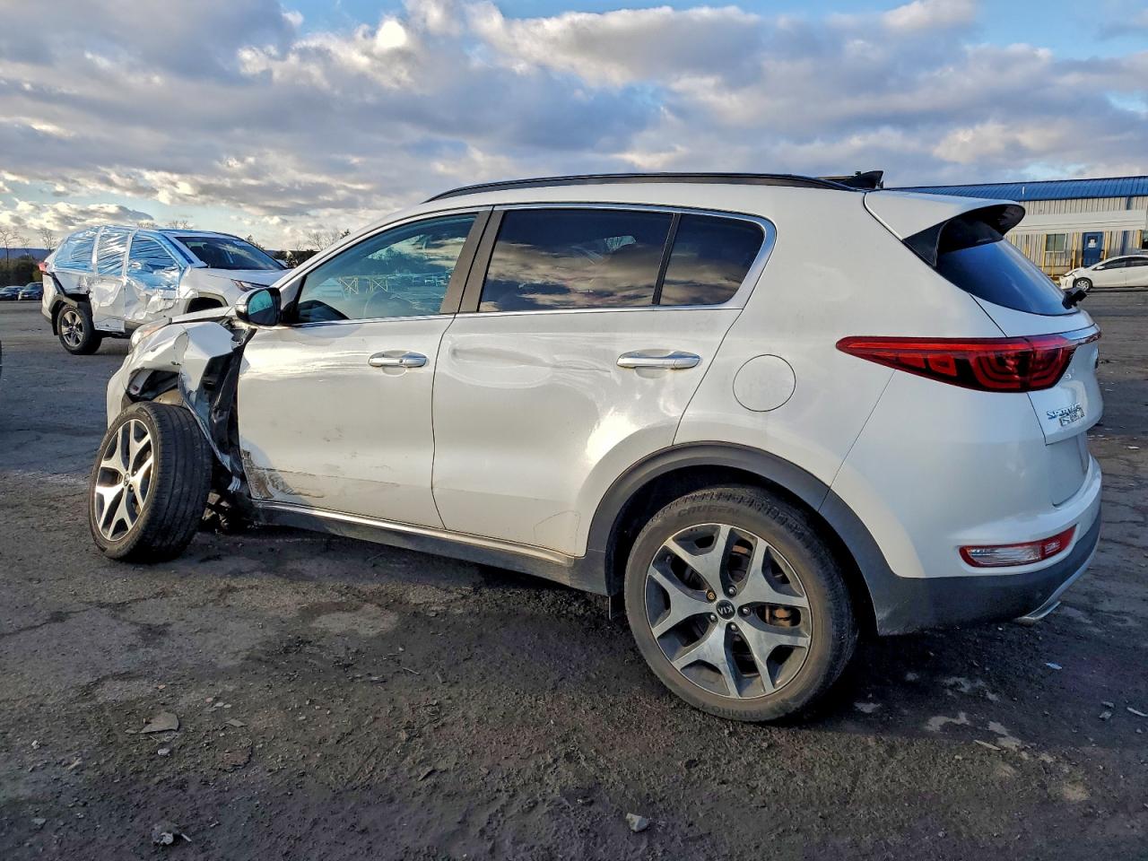 2019 KIA SPORTAGE SX photo 2