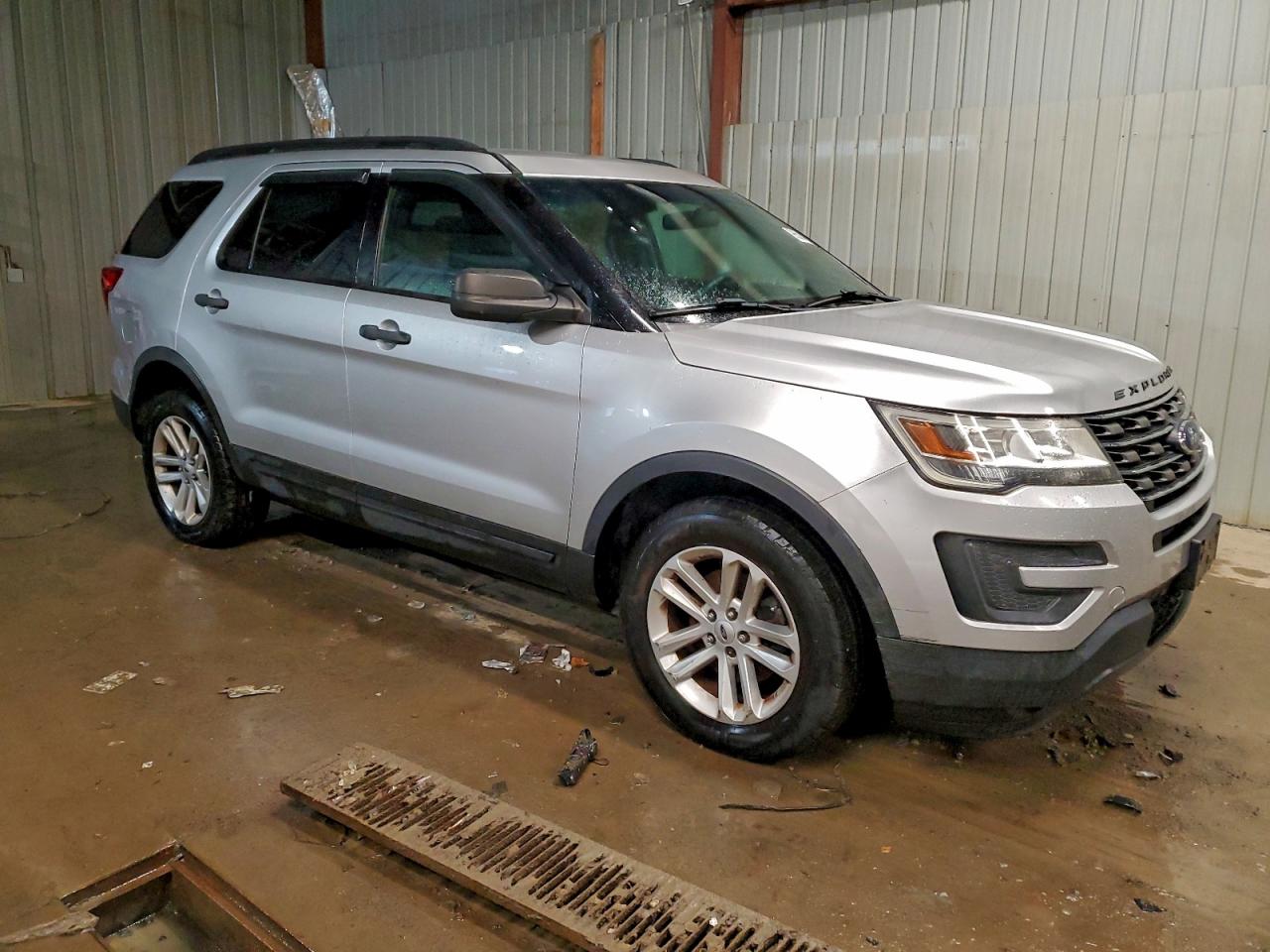2017 FORD EXPLORER photo 4
