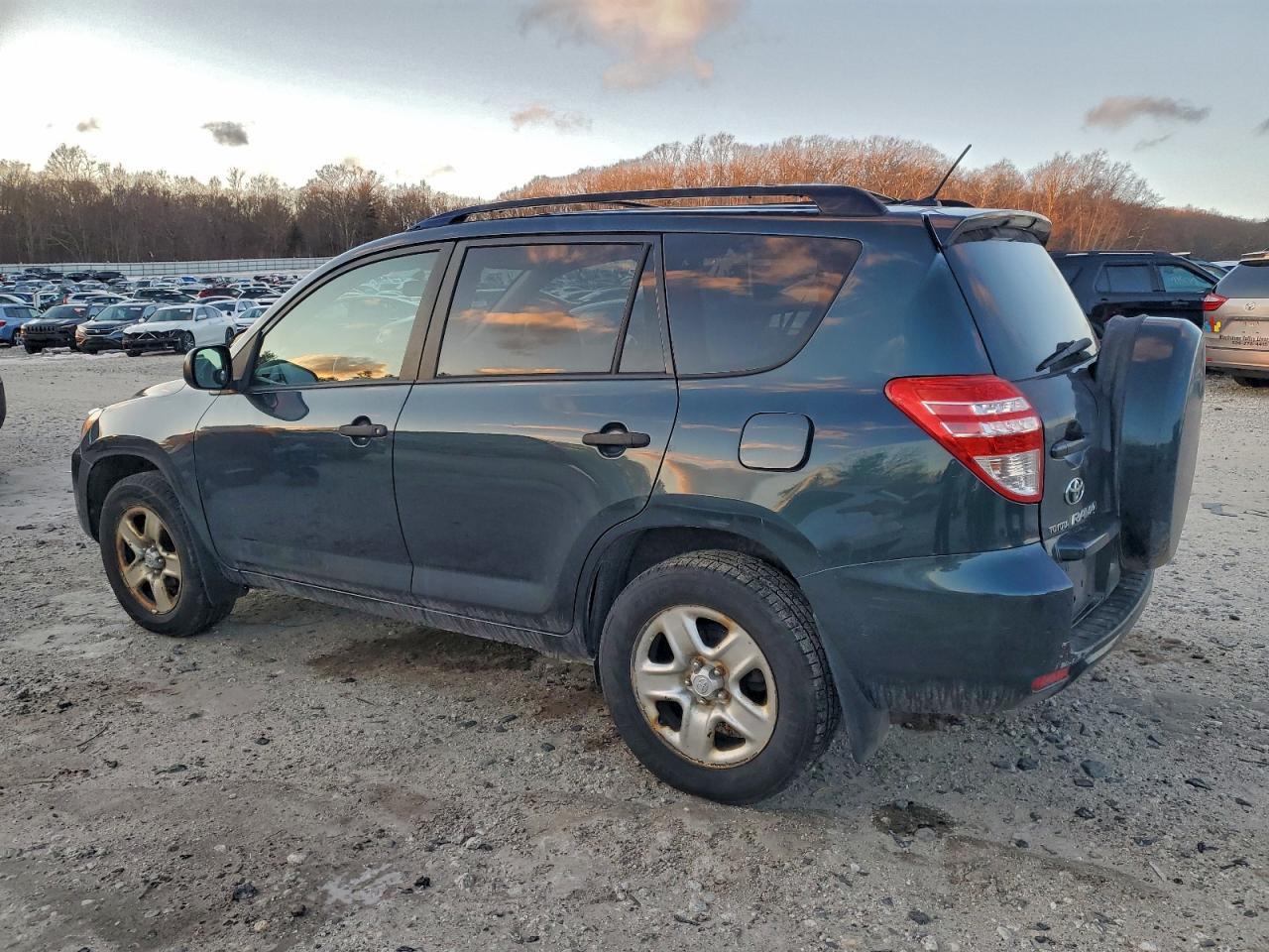 2009 TOYOTA RAV4 photo 2