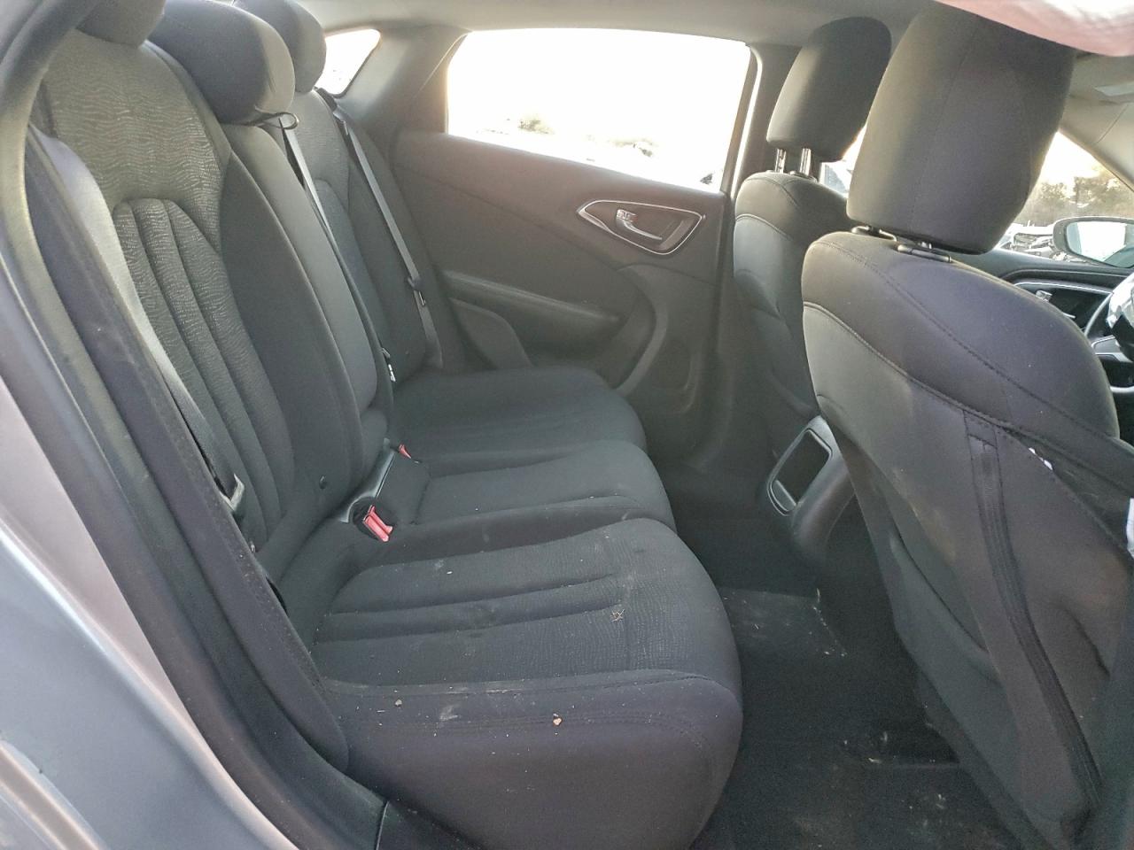 2016 CHRYSLER 200 LIMITED photo 10