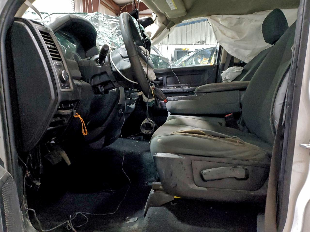 2019 RAM 1500 CLASSIC TRADESMAN photo 13