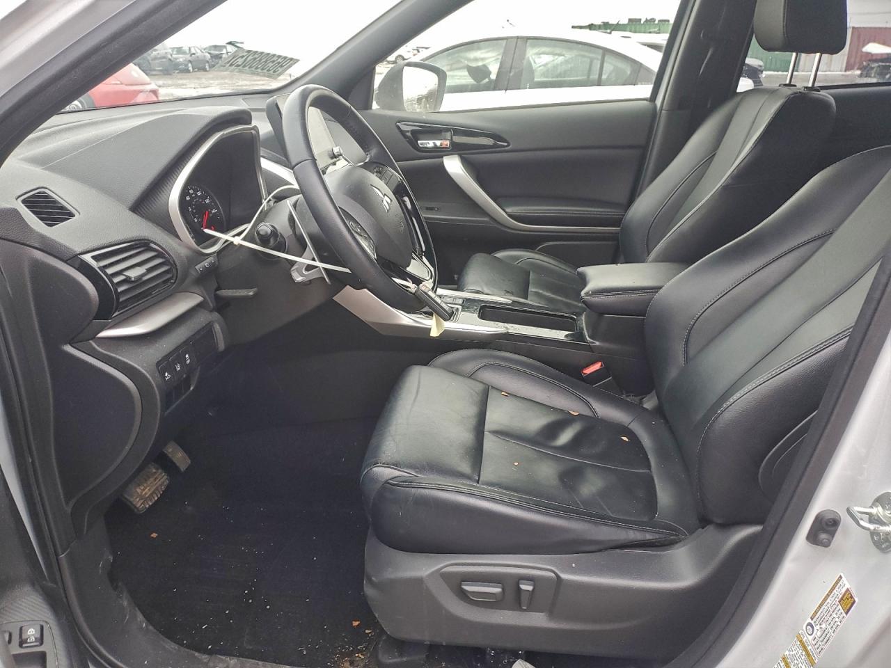 2023 MITSUBISHI ECLIPSE CROSS SE photo 7