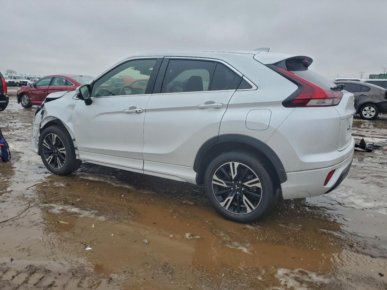 2023 MITSUBISHI ECLIPSE CROSS SE photo 2
