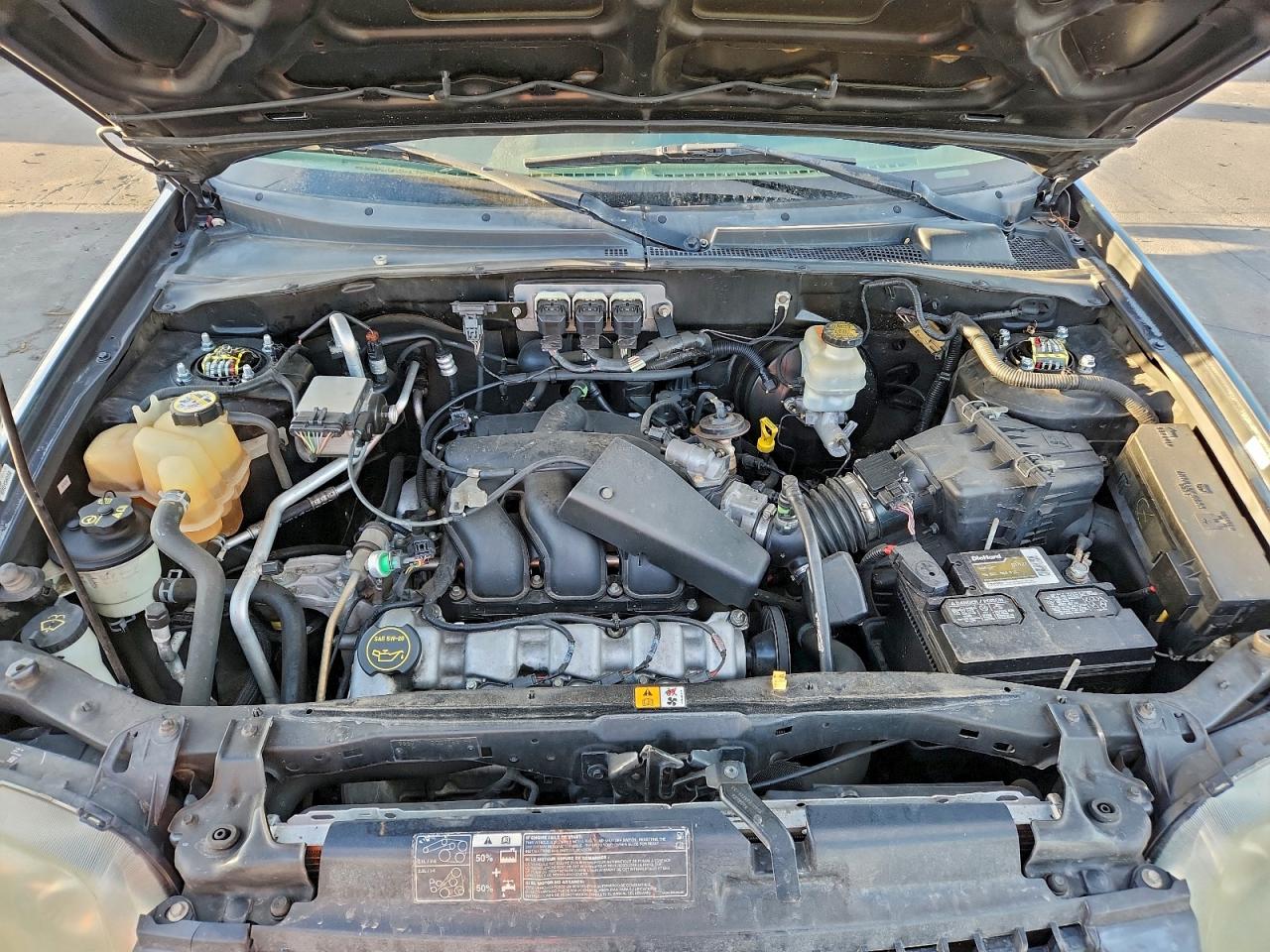 2005 FORD ESCAPE XLT photo 12
