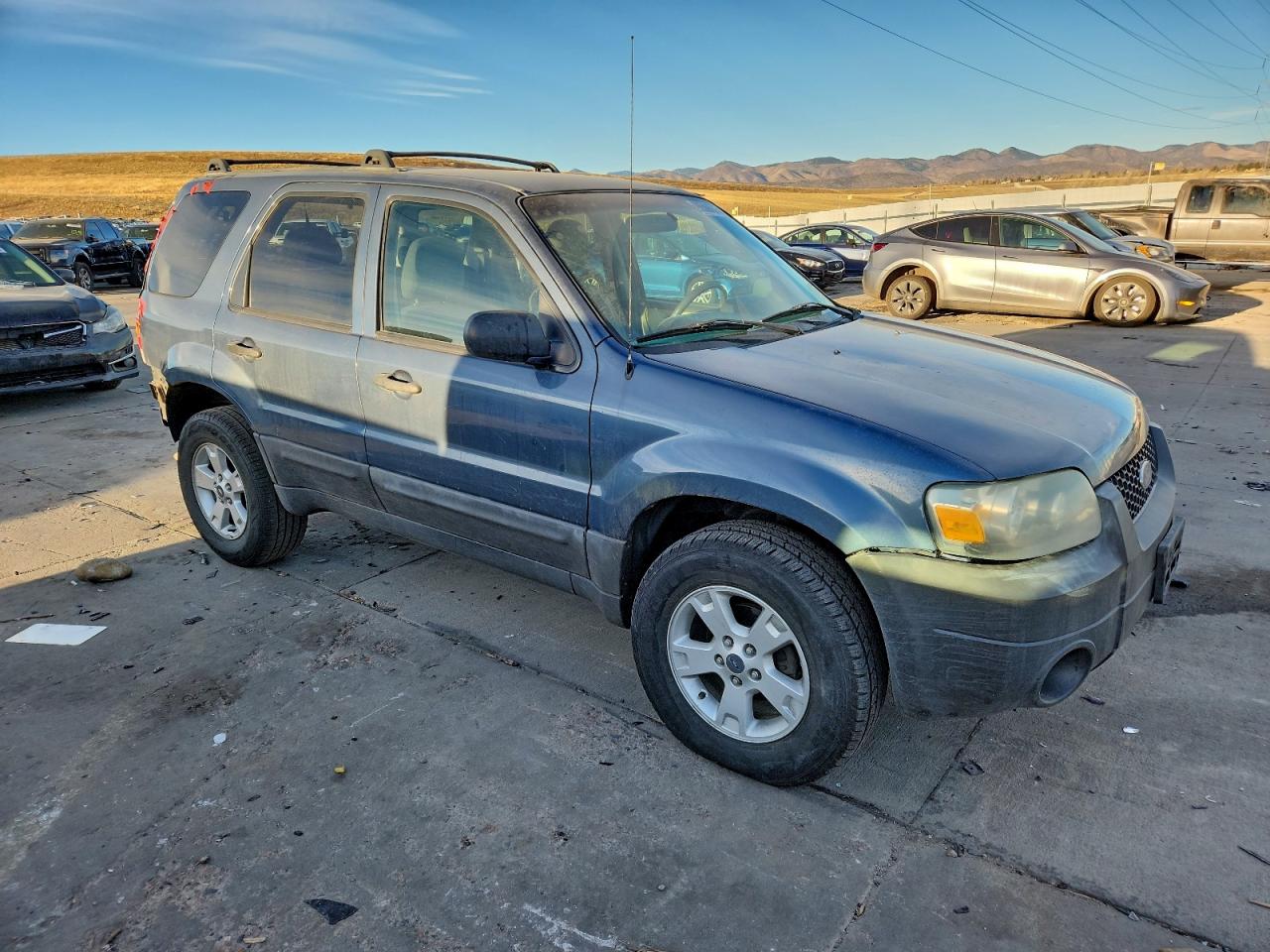2005 FORD ESCAPE XLT photo 4