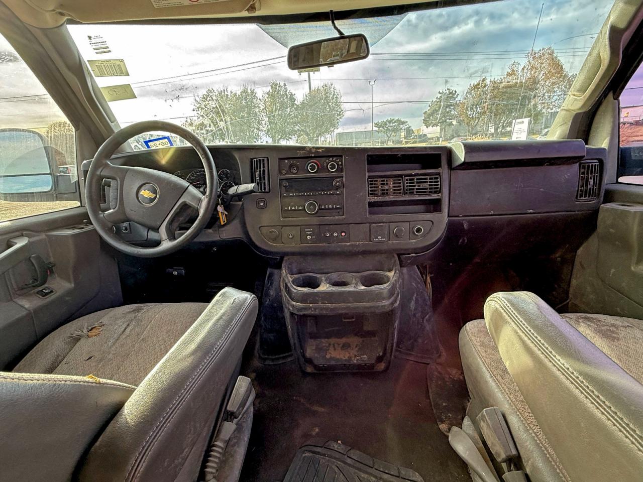 2017 CHEVROLET EXPRESS G3500 LT photo 9