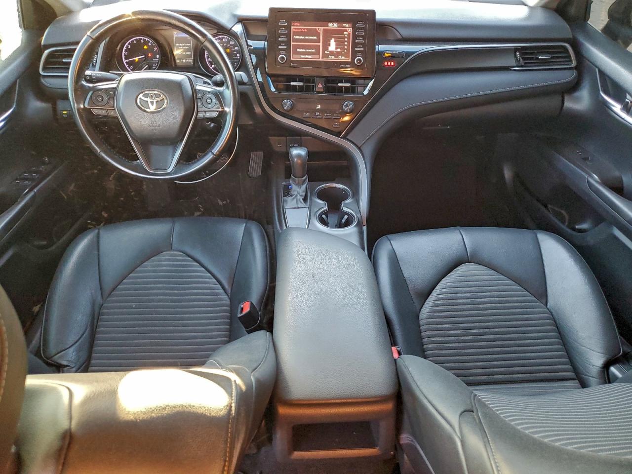 2021 TOYOTA CAMRY SE photo 8