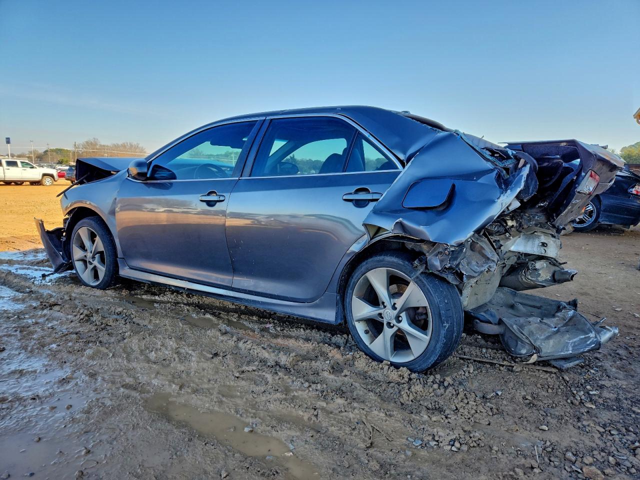 2012 TOYOTA CAMRY SE photo 2